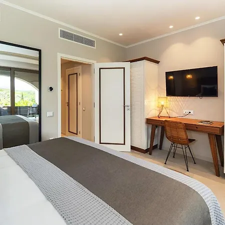 Bella Mare Отель 4*
