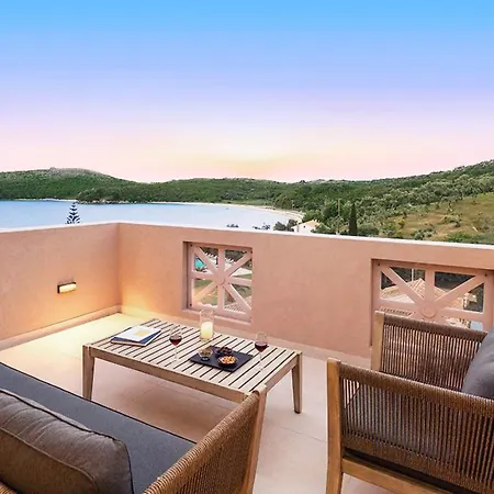 Bella Mare Hotel 4*